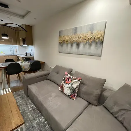 Cozy 1 Bedroom Near Mall And Metro * Sofie