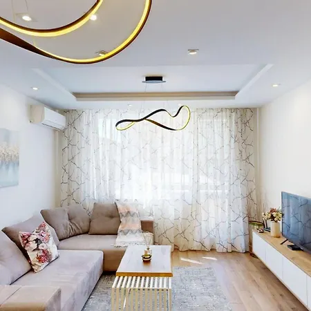 Cozy Central 1 Bedroom Apartment Near Mall Sofia&metro Apartament