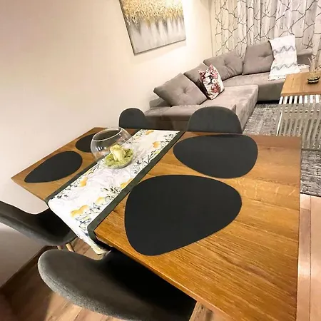 Διαμέρισμα Cozy 1 Bedroom Near Mall And Metro *