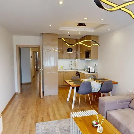 Cozy 1 Bedroom Near Mall And Metro Apartman