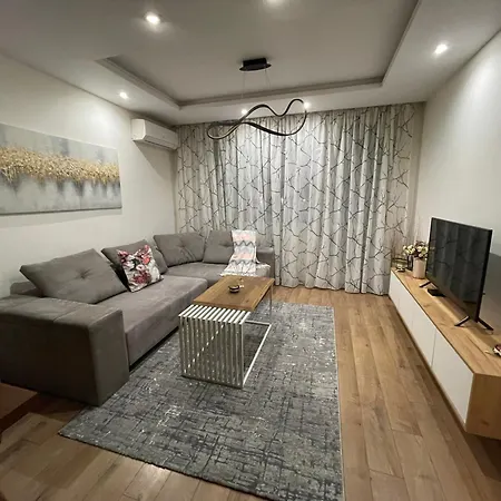 Cozy 1 Bedroom Near Mall And Metro * Sofie